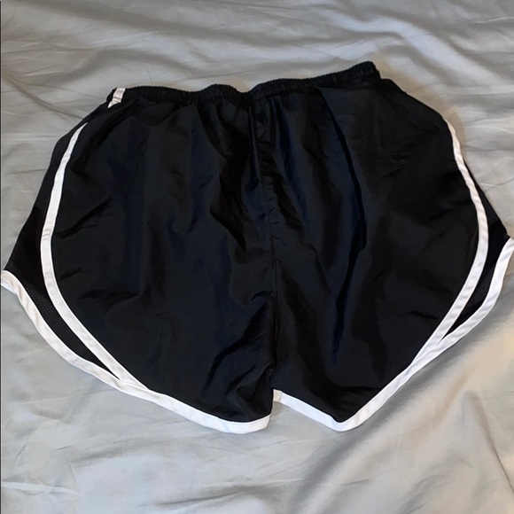 women’s nike shorts - Picture 2 of 3